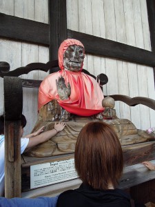 奈良　東大寺　びんずるさん