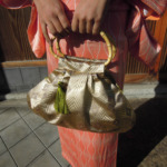 全正絹　西陣織　金襴　菱繋ぎ紋様　蛤型手提げバッグ