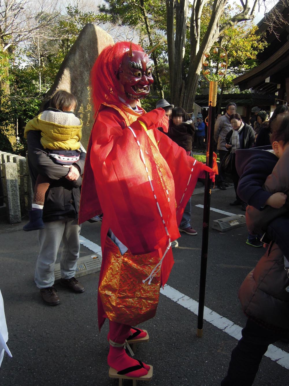 京都護王神社の節分祭　赤鬼