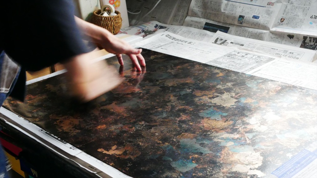 真珠粉本銀箔模様引箔　制作風景