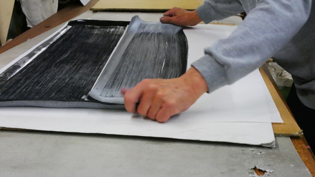 西陣織金襴　模様引箔　裁断