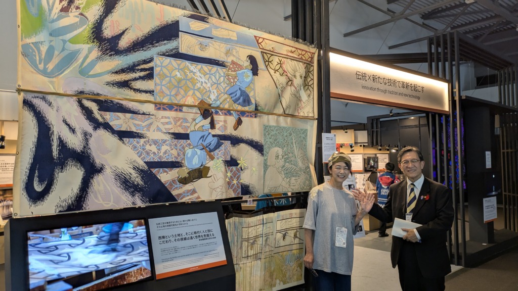 「MANGA×西陣織金襴絵箔 順引き模様引箔『ひゅらん。』」　京都市長 松井孝治市長 と