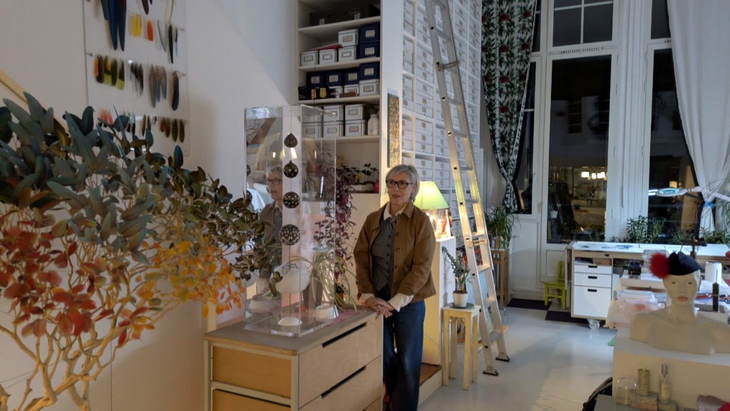 フランスの羽根細工職人のNelly Saunierさん