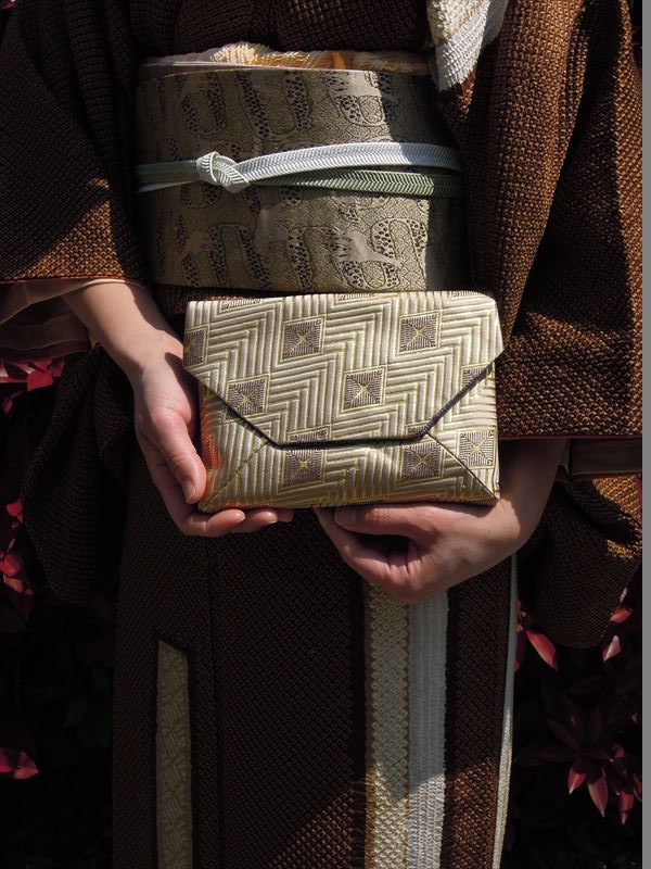 西陣金襴菱繋ぎ 数奇屋袋