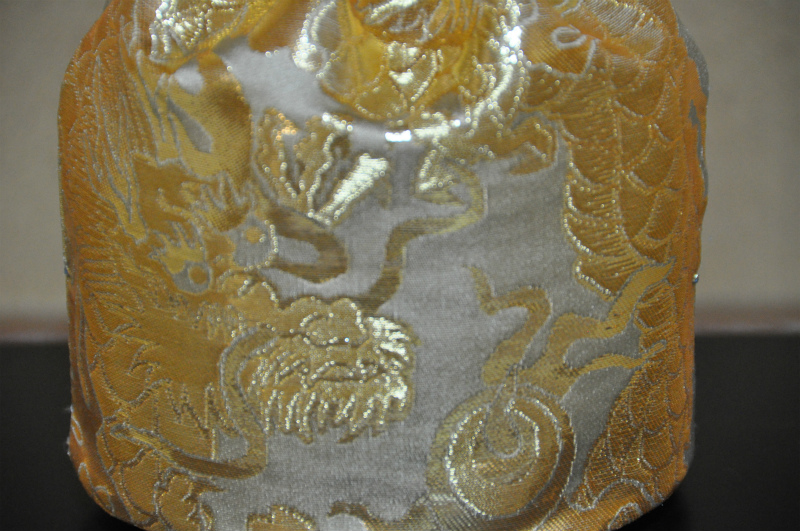 全正絹金襴散雲丸竜紋様 仕覆