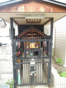 鞘町通七条下る西入日吉町の見返地蔵尊