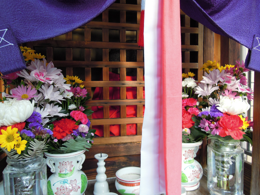 中京区壬生森前町 西新道錦会商店街の延命地蔵菩薩