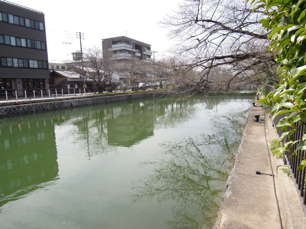 左京区岡崎西天王町 六盛 疎水弁才天