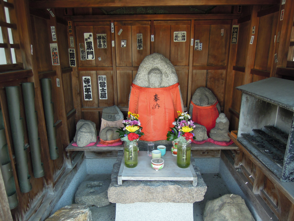 京都市左京区南禅寺福地町南禅寺交番向かいのお地蔵さん