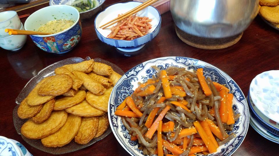 色々なさつま揚げ、突きこんにゃくと人参のきんぴら