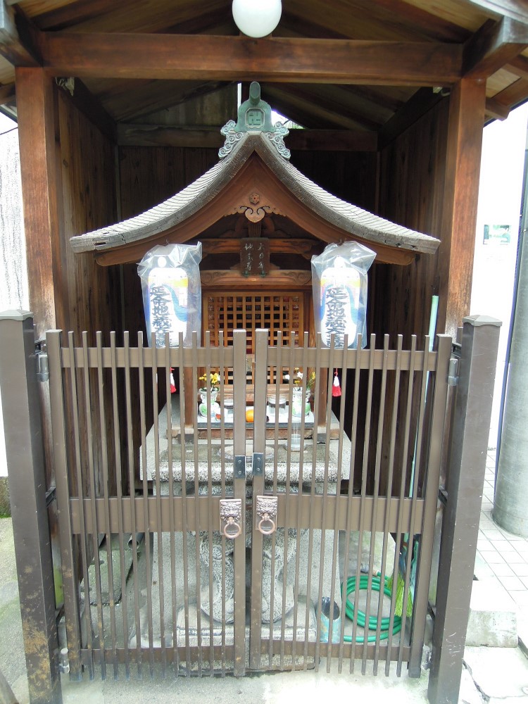 京都市中京区阪東屋町のお地蔵さん