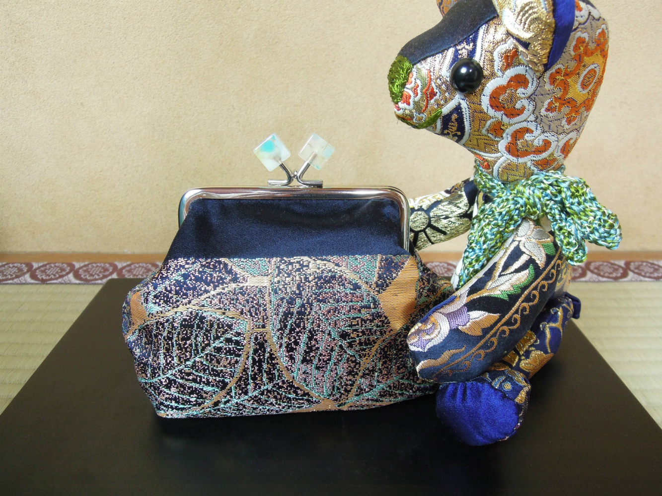 西陣正絹金襴 がま口財布 葉脈