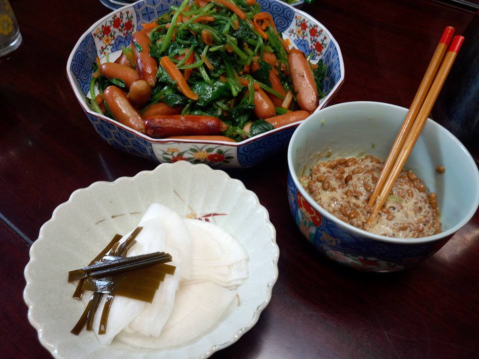 ほうれん草とウィンナーを炒めたん