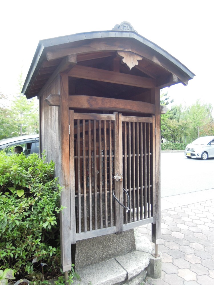 四条川端下るのお地蔵さん