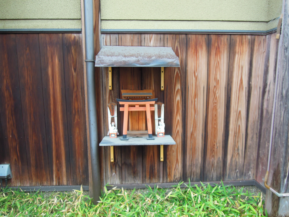 東山区鞘町通り 小さな神様