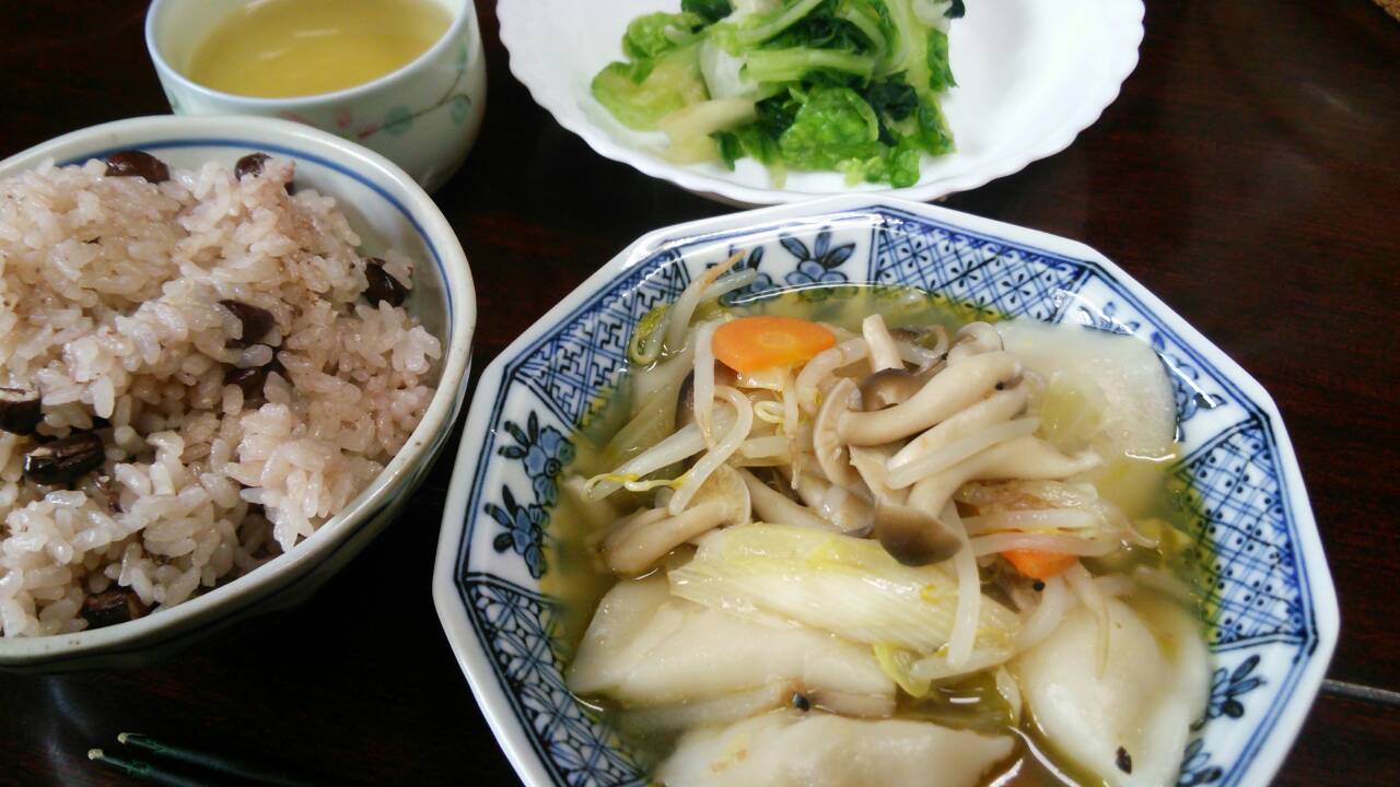 小豆ご飯とスープ餃子