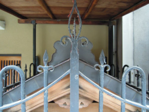 東山区梅本町　Kaji's Antiques向かいのお地蔵さん