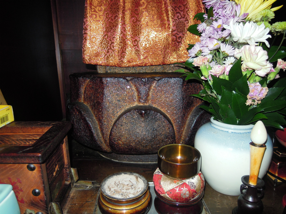 大阪谷町四丁目駅前のお地蔵さん