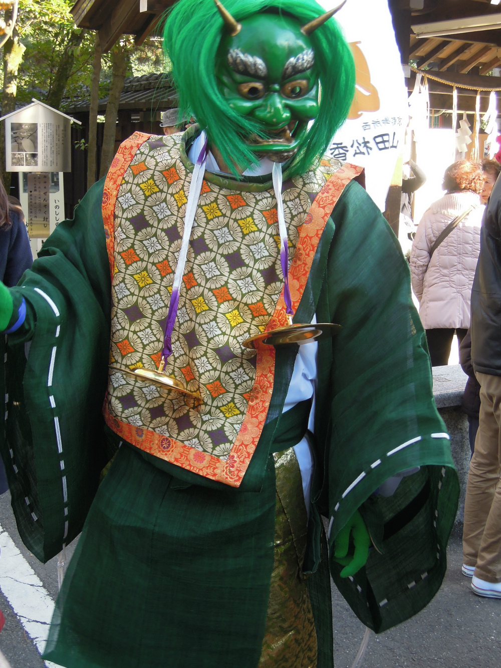 京都護王神社の節分祭　青鬼