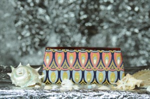 西陣織 金襴 全正絹 羽重ね紋様 クラッチバッグ 表