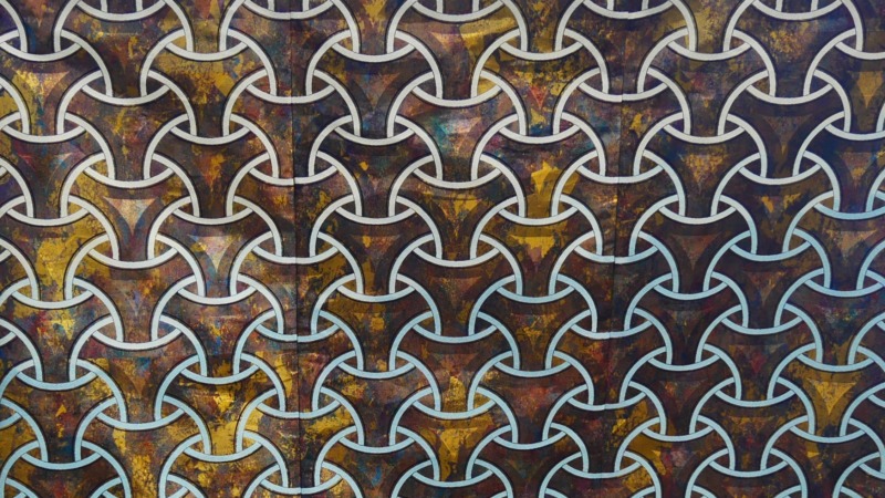 全正絹西陣織金襴真珠粉本銀箔模様引箔　独楽繋ぎ紋様　タペストリー