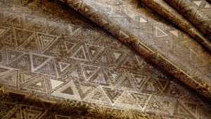 西陣織 金襴 サウジアラビア リヤドトライアングル模様