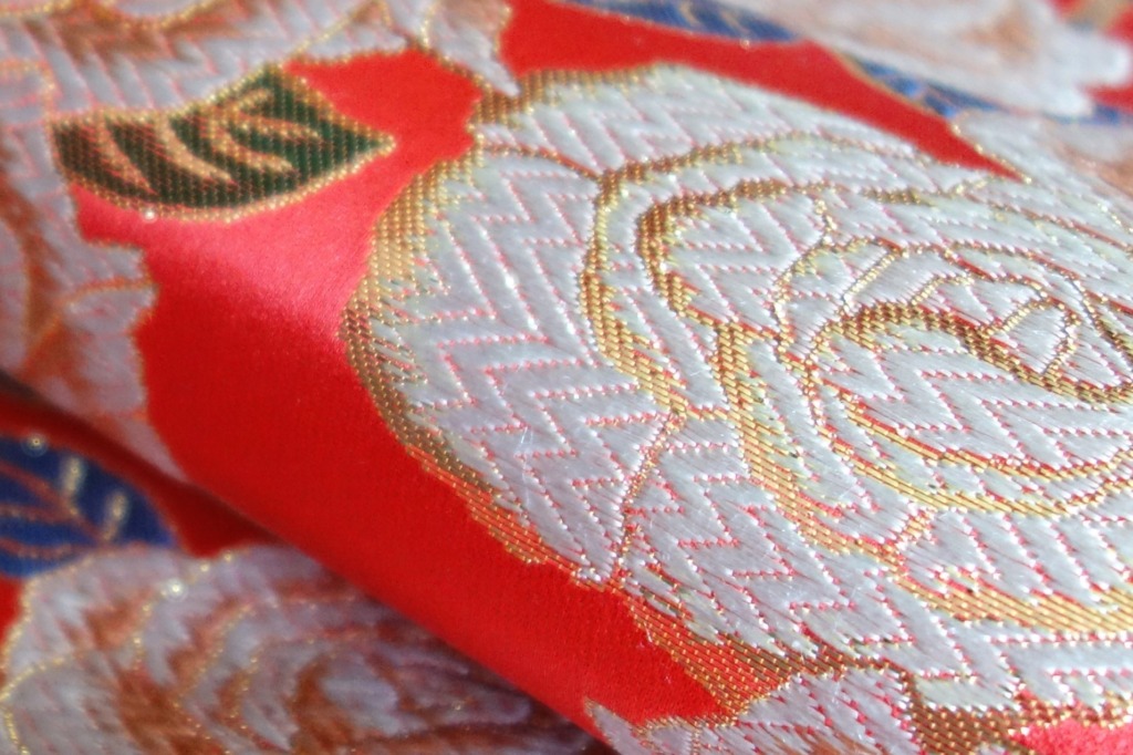 西陣織金襴 バラ紋様