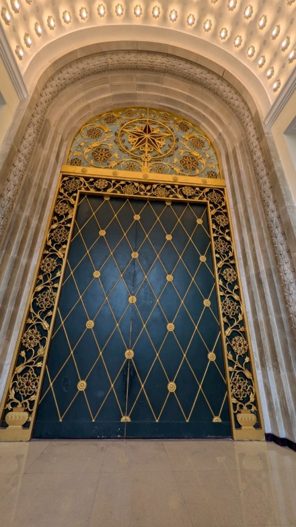 デザイン上海4日目　上海展覧センター　西陣織の西陣岡本