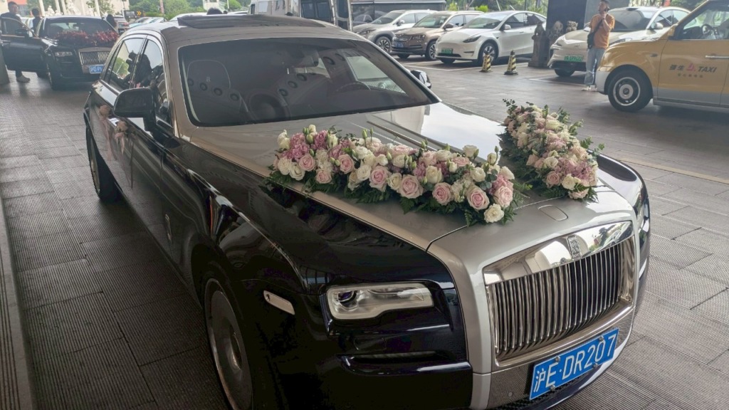 デザイン上海4日目　婚礼の車　西陣織の西陣岡本