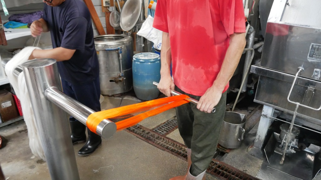 先染め織物　西陣織を支える染めの技術｜有限会社寺井染工