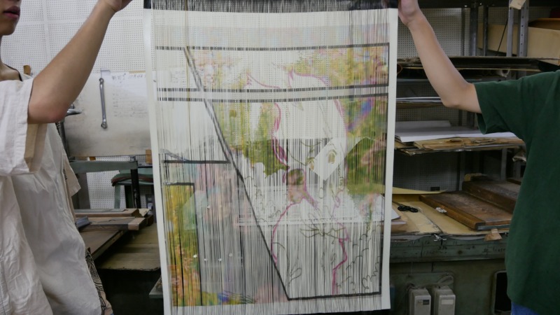 若きクリエイター　ぐらにゅーとーの二人が西陣織の下絵を制作